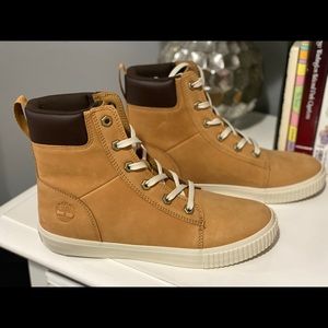 🚨Women’s Timberland Skyla Bay 6” Boot